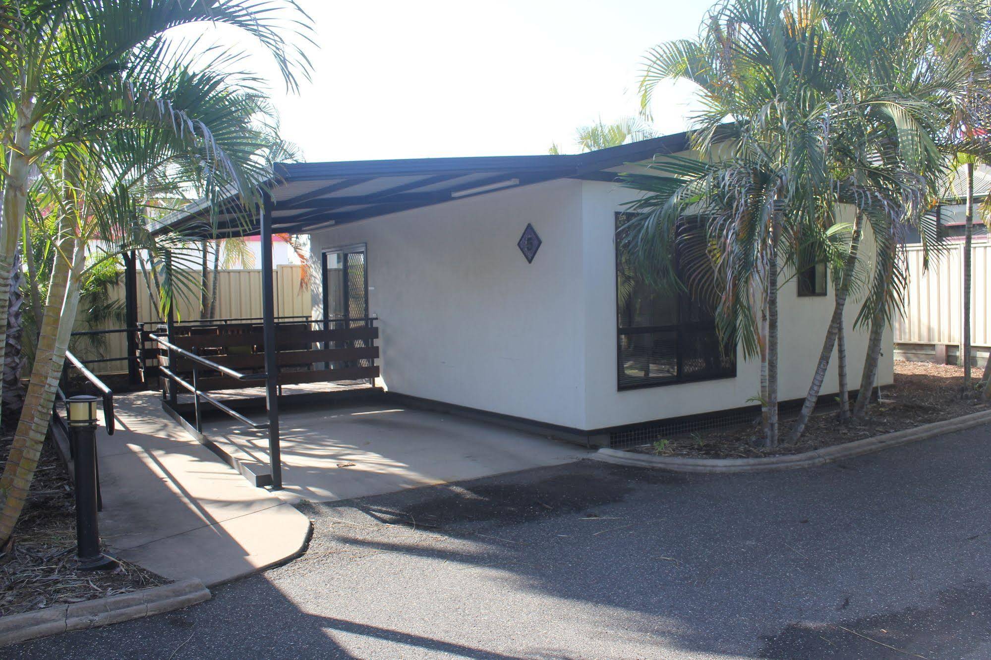 Emerald Motel Apartments
