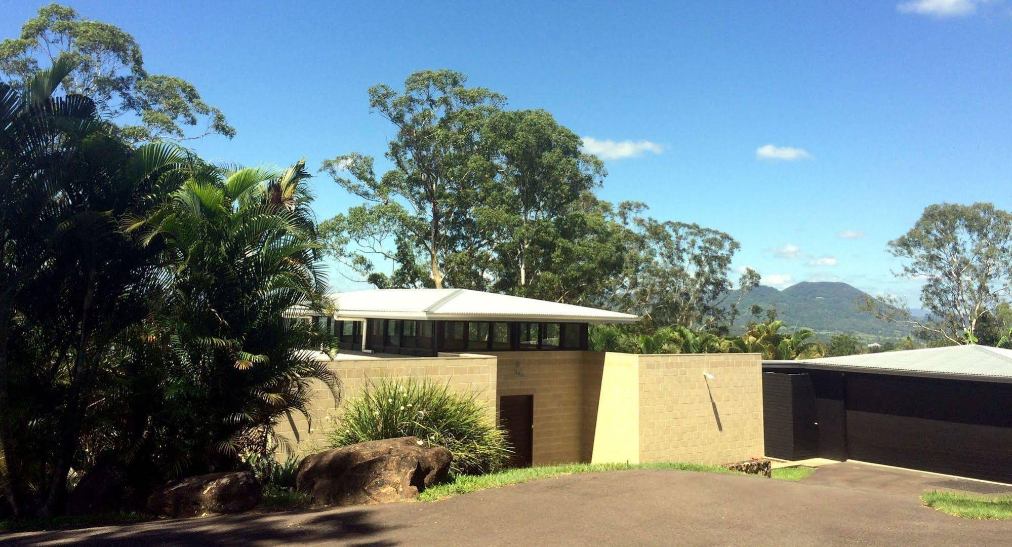Phoenix Eumundi Bed & Breakfast