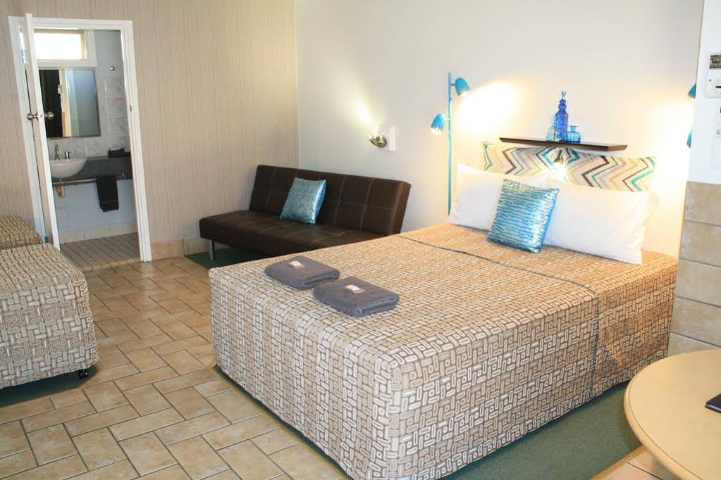 Gin Gin Central Motel