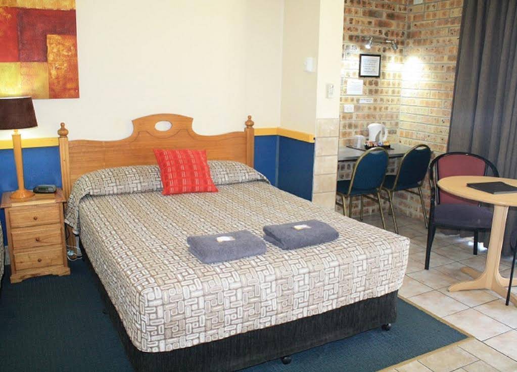 Gin Gin Central Motel