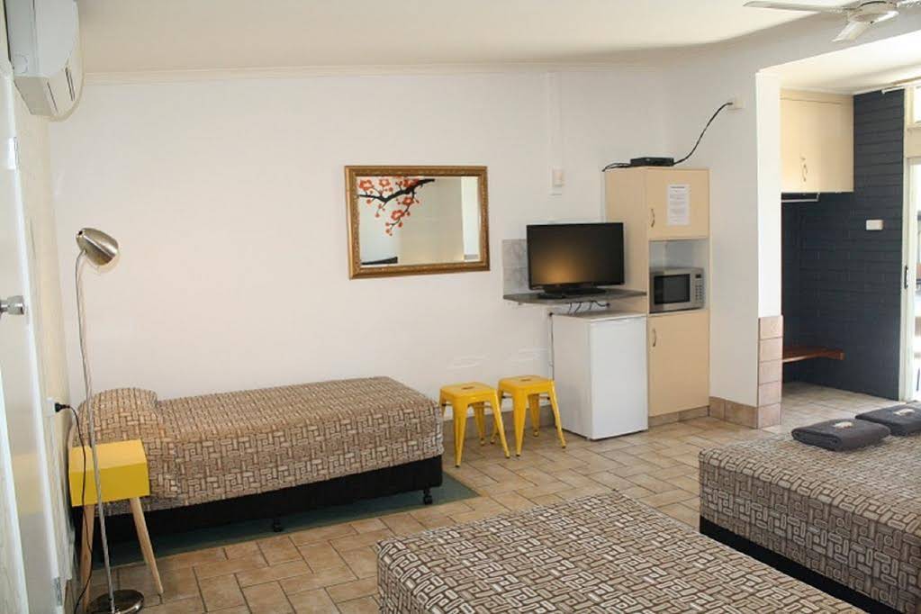 Gin Gin Central Motel