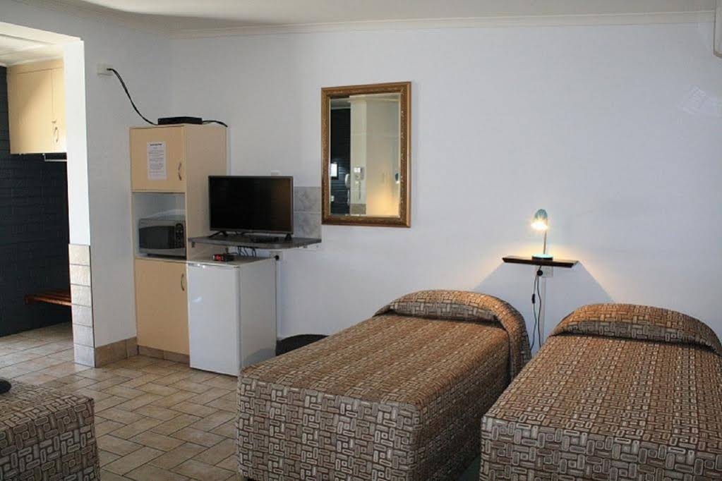 Gin Gin Central Motel