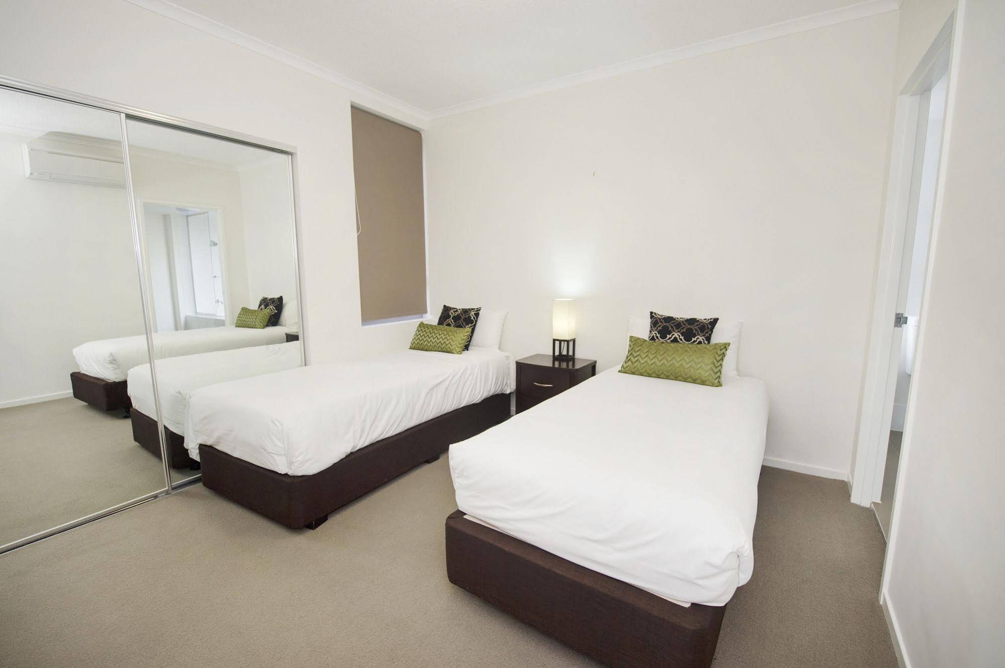 Curtis Central Apartments Hotel