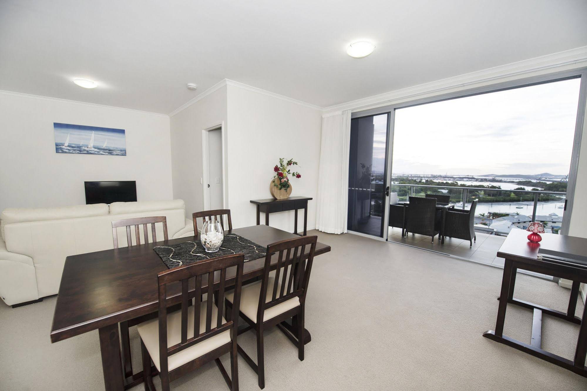 Curtis Central Apartments Hotel