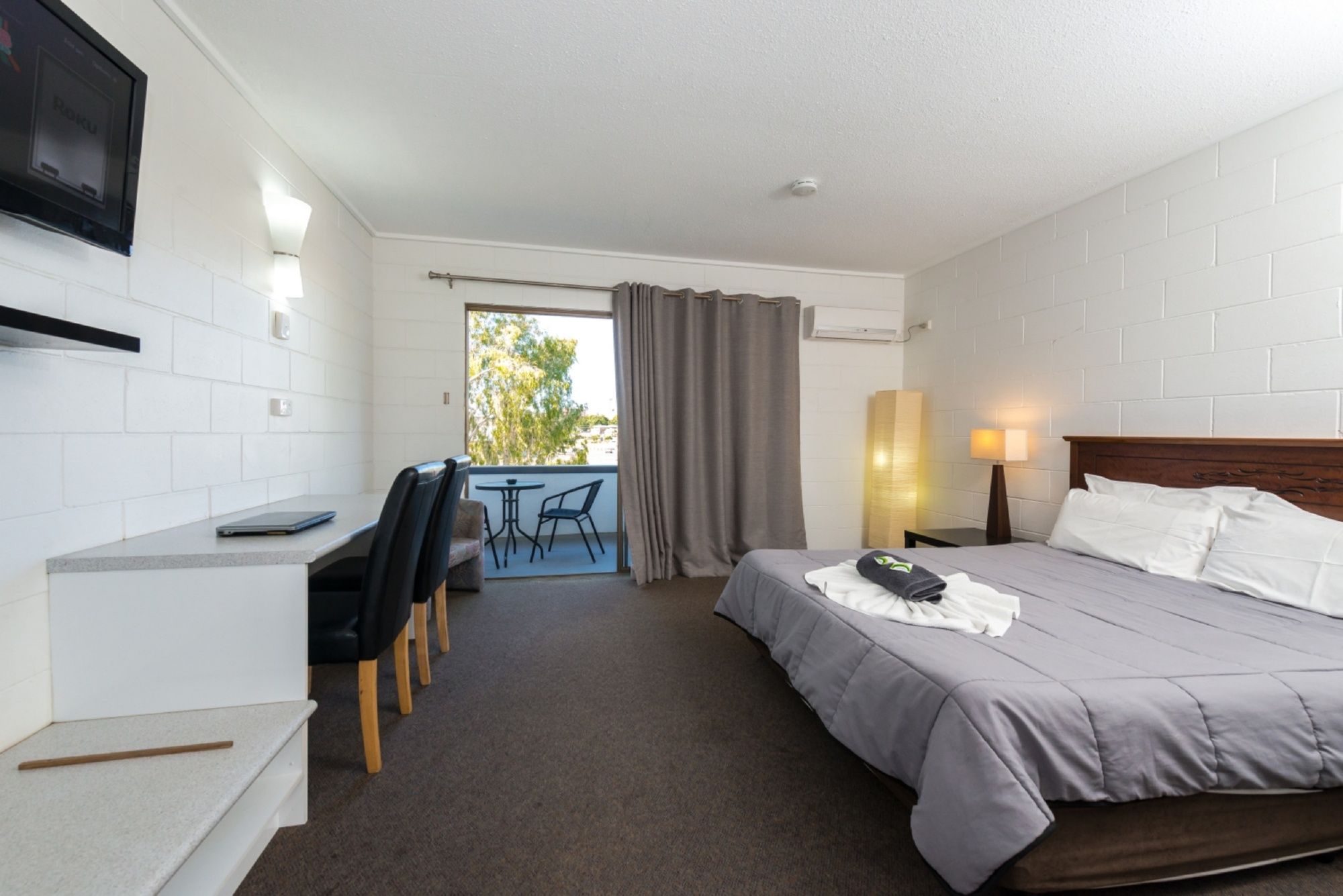 Aaron Motel