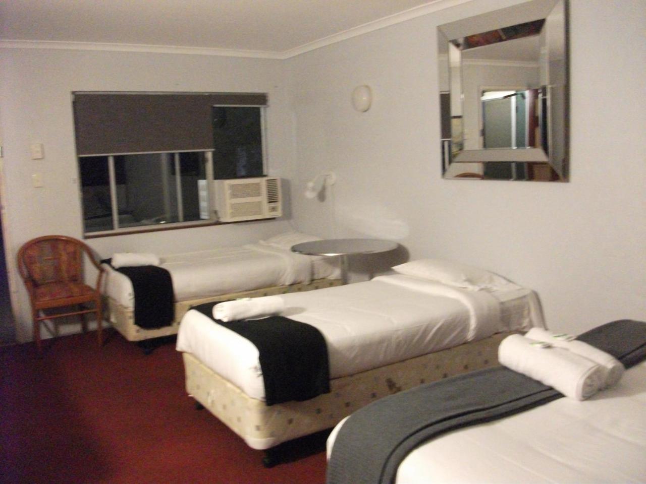 Beerwah Glasshouse Mountains Motel
