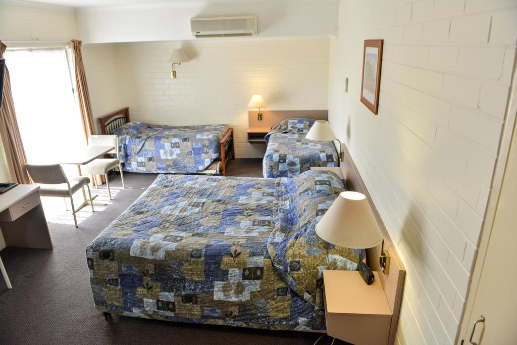 Pioneer Motel