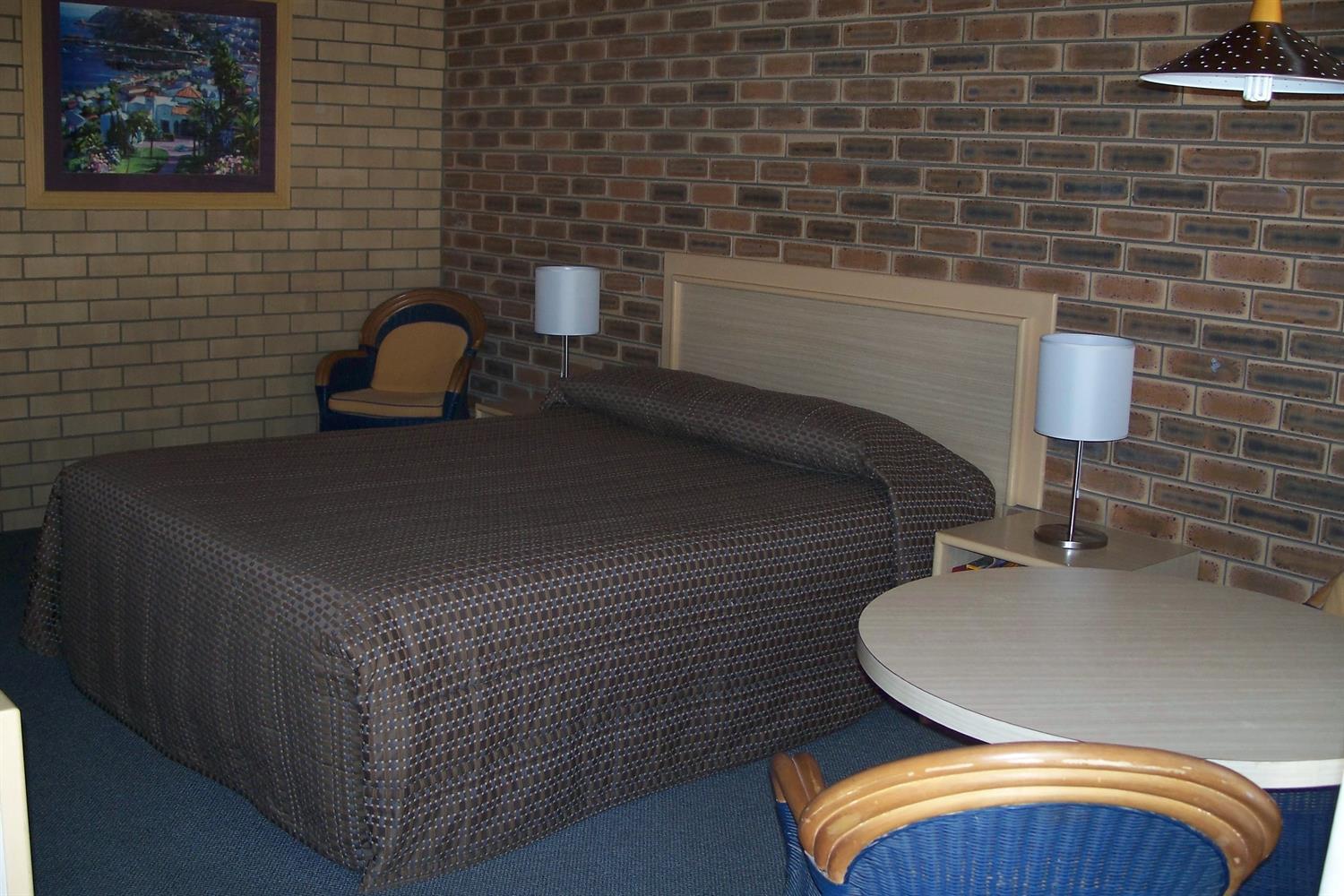 The Town House Motor Inn