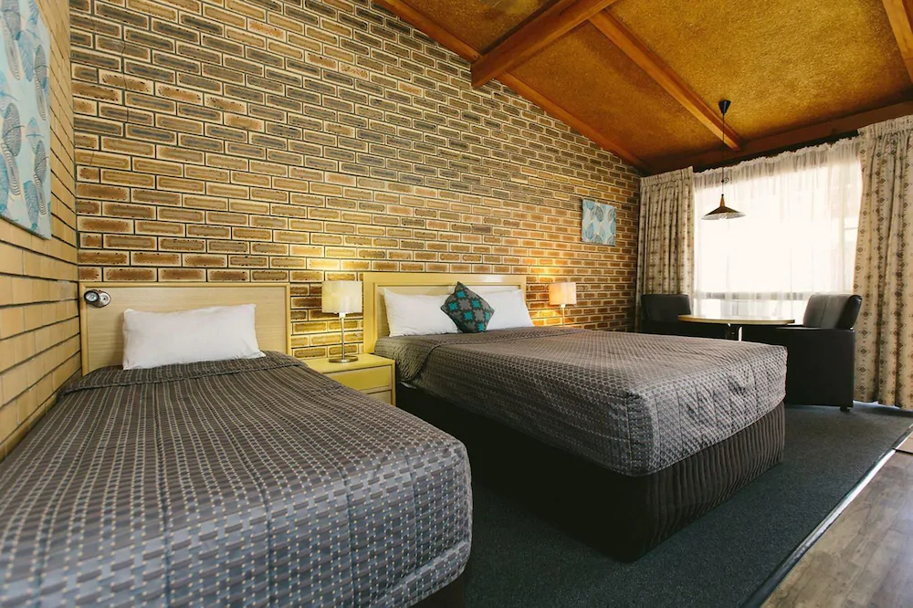 The Town House Motor Inn