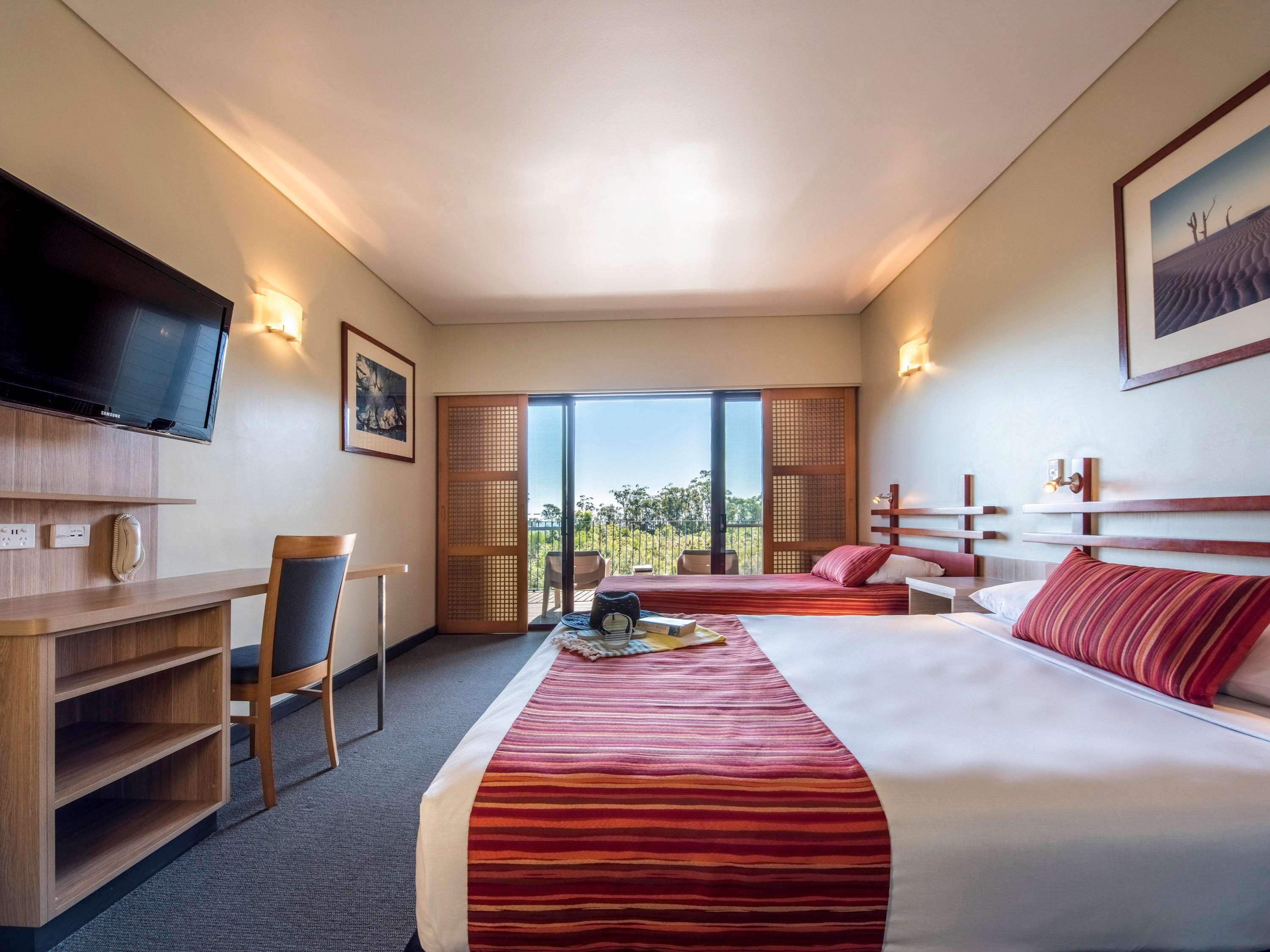 Kingfisher Bay Resort