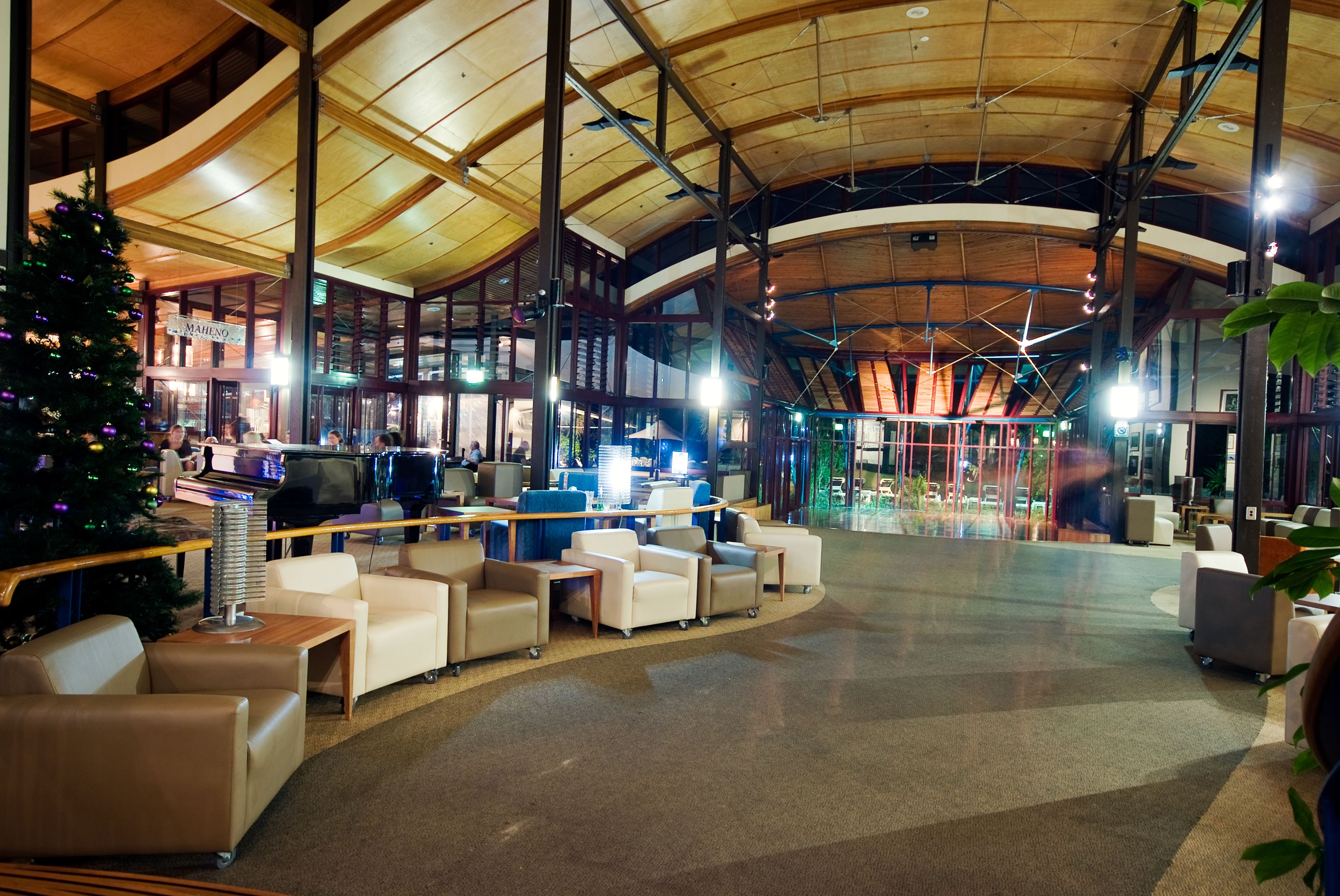 Kingfisher Bay Resort