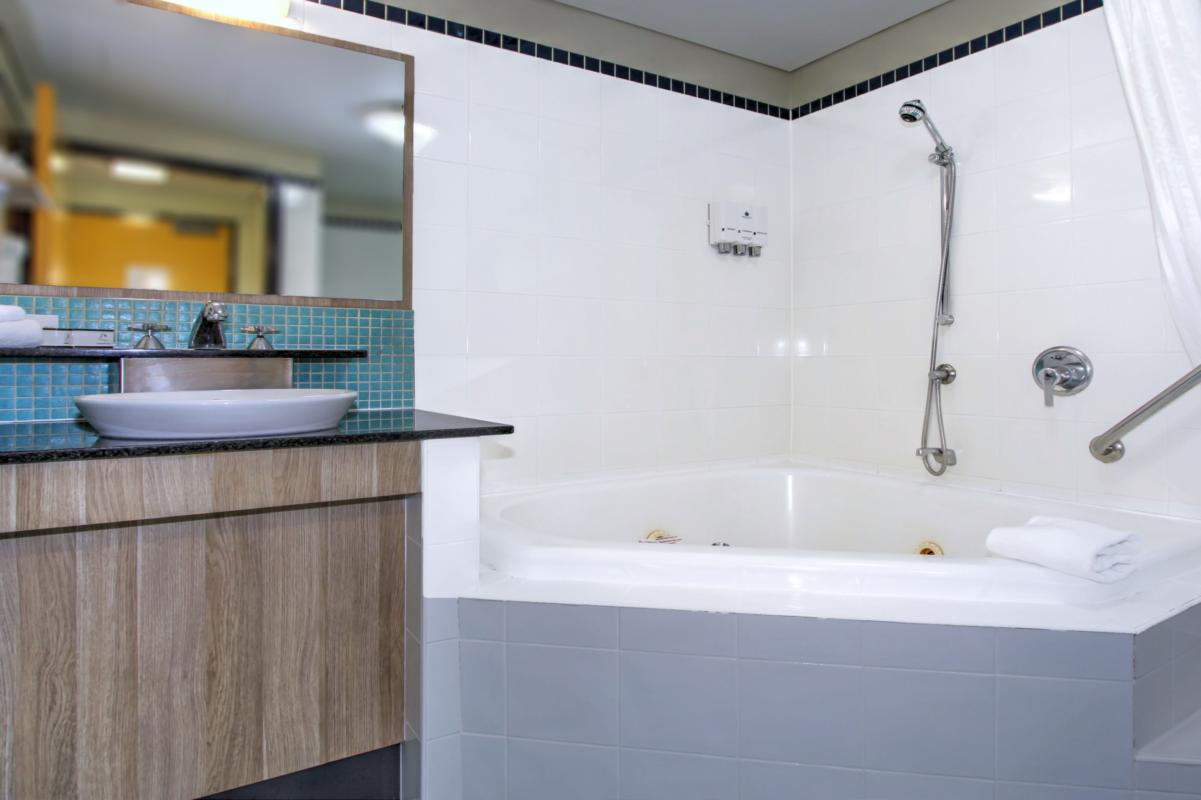 Kingfisher Bay Resort