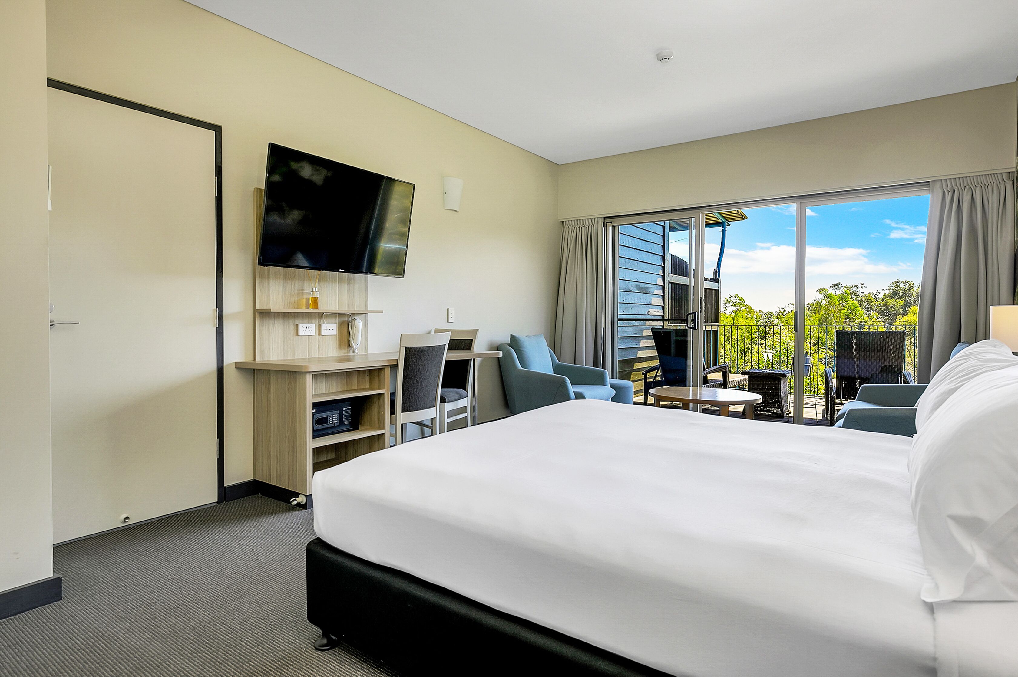 Kingfisher Bay Resort