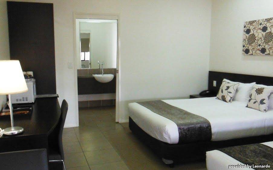 Injune Motor Inn