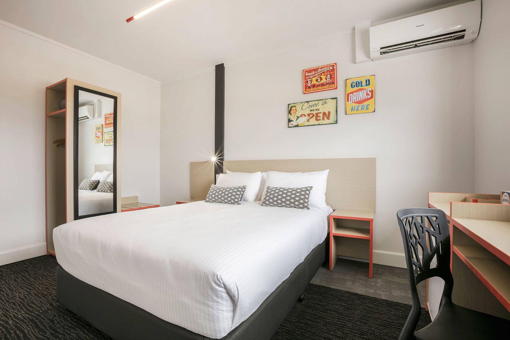 Nightcap at Kawana Waters Hotel