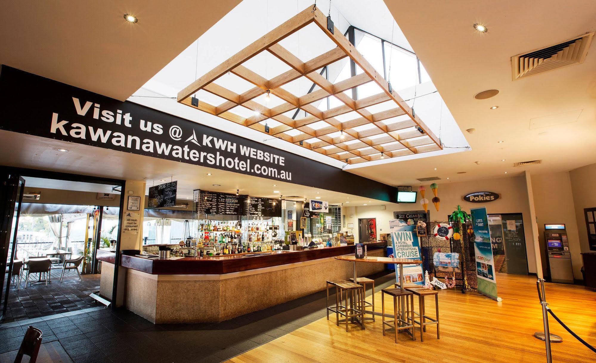 Nightcap at Kawana Waters Hotel