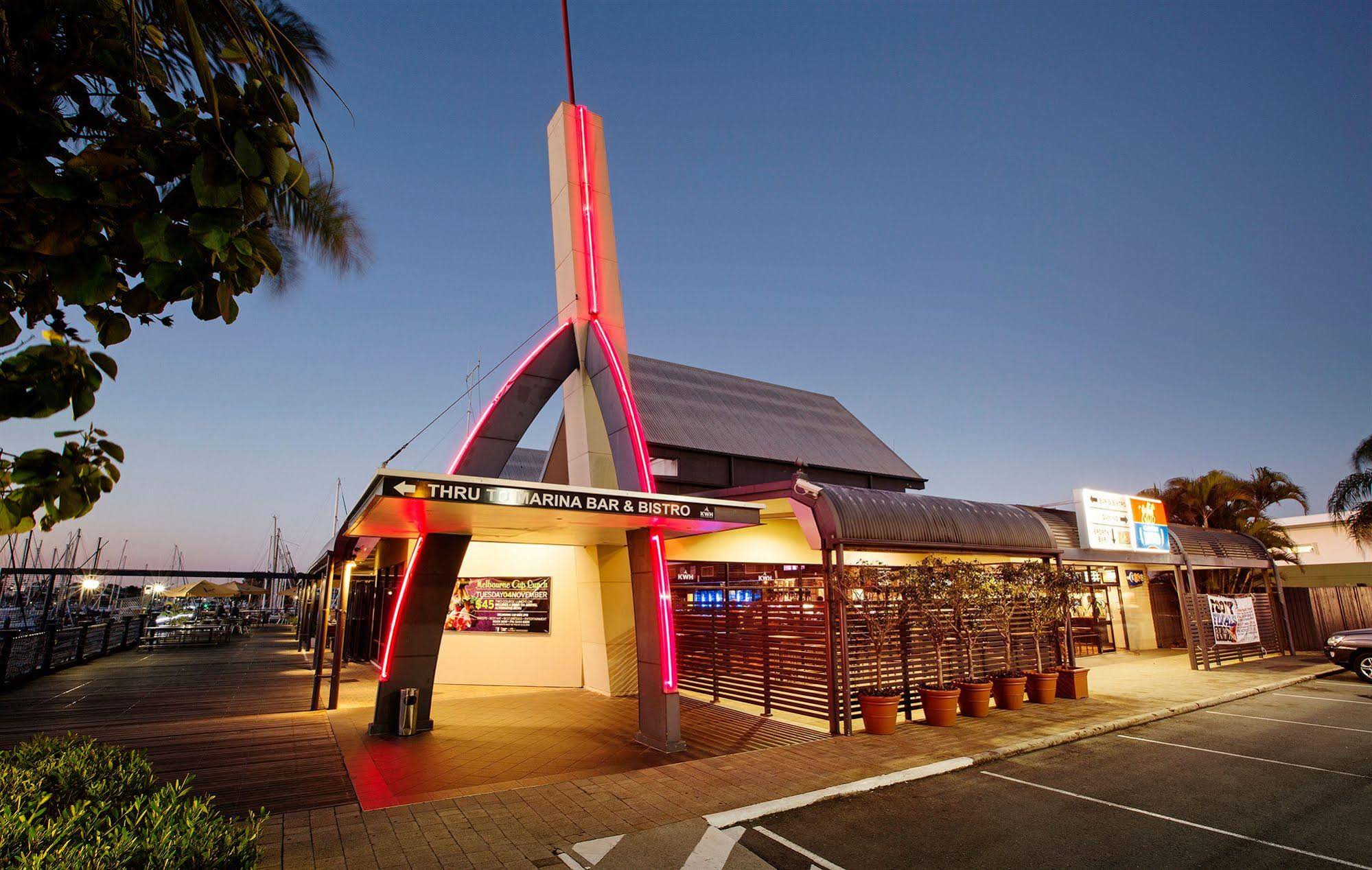 Nightcap at Kawana Waters Hotel