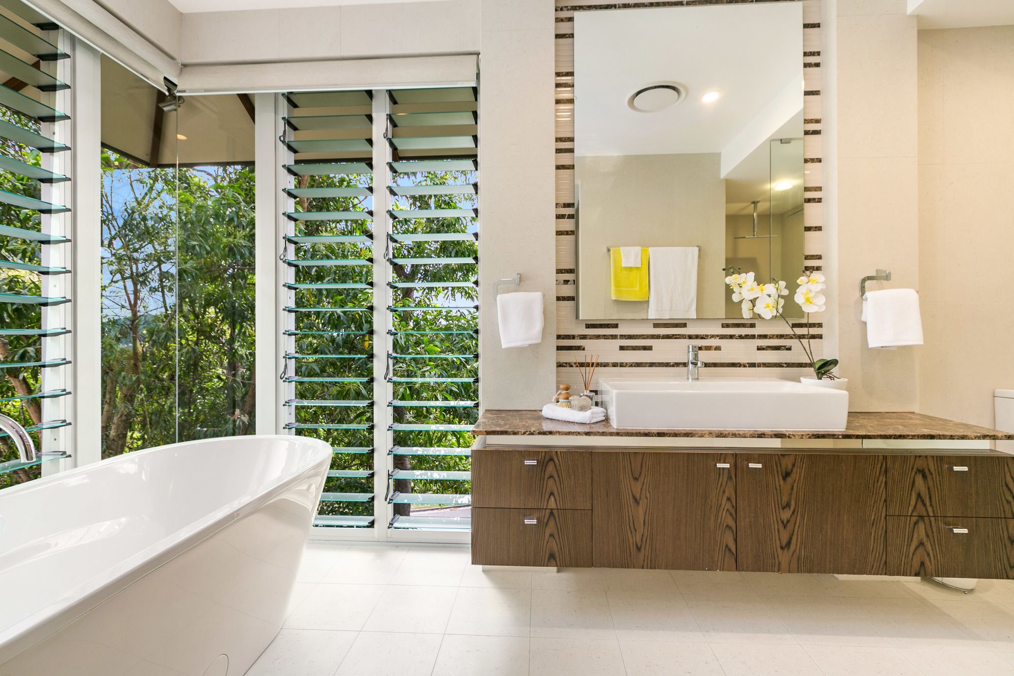 Luxurious Treetop Sanctuary