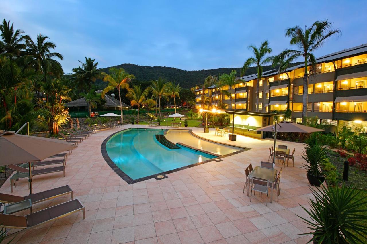 Paradise Palms Resort & Country Club