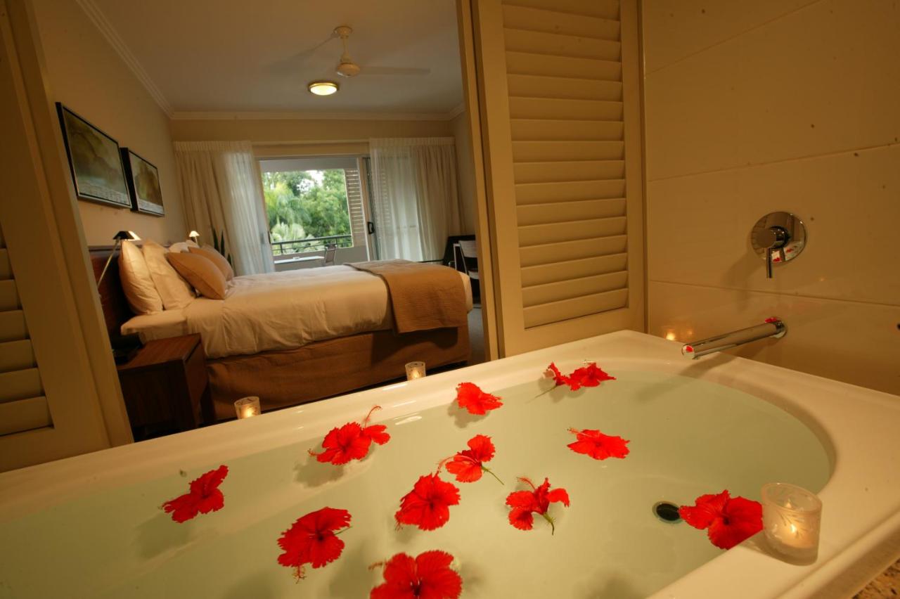 Paradise Palms Resort & Country Club