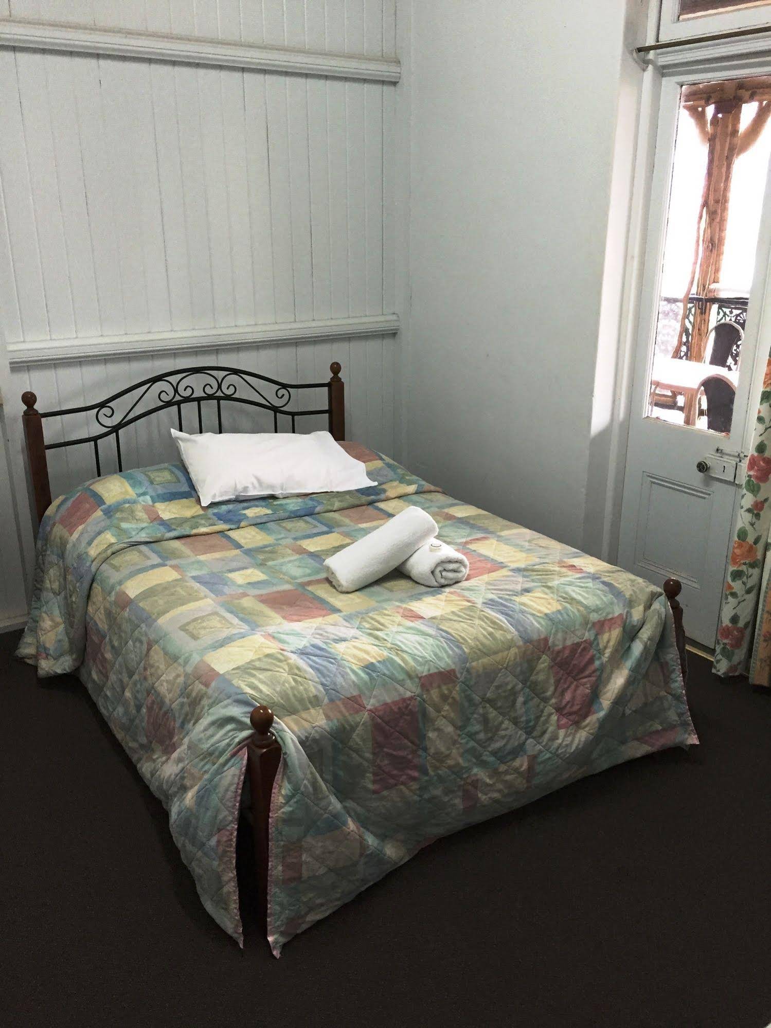 Carrollee Hotel