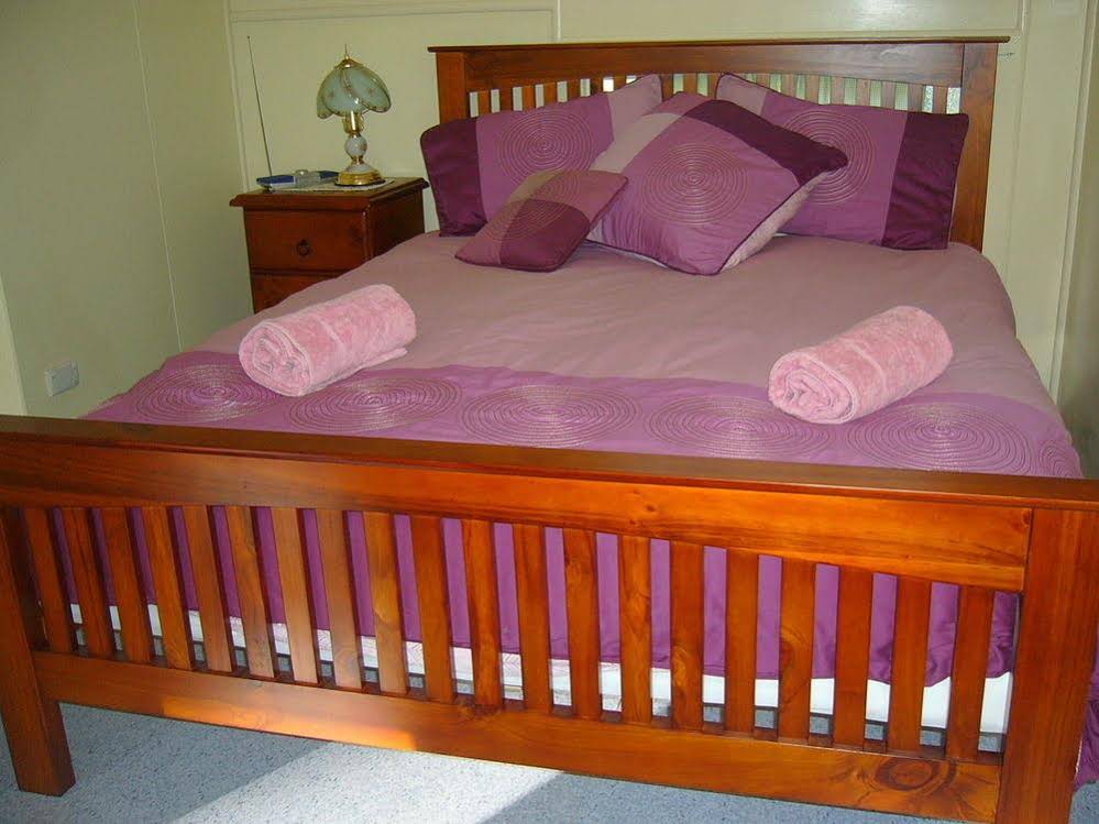 Christmas Creek Cafe` & Cabins