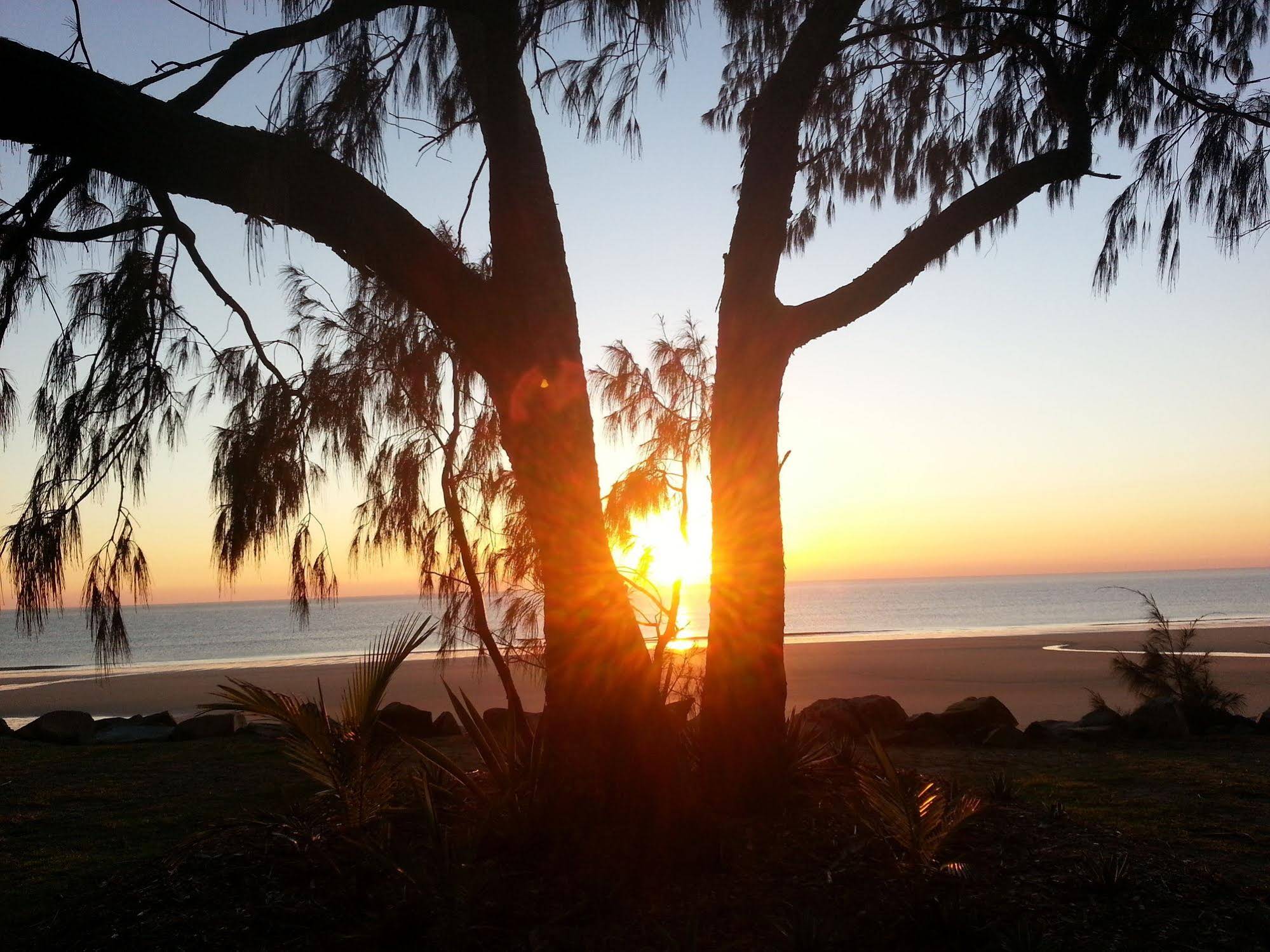 Mackay Blacks Beach Holiday Park