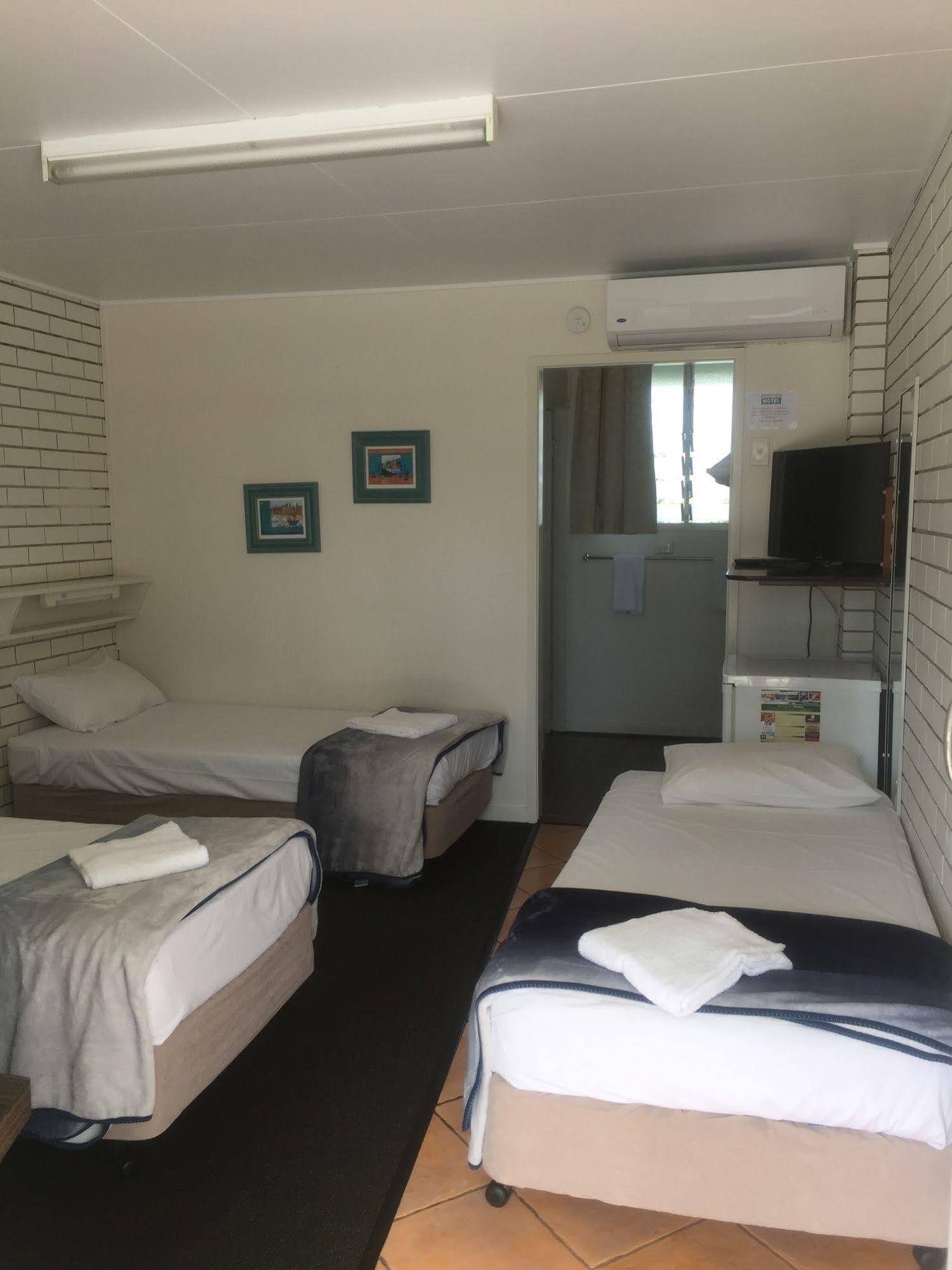 Paradise Motel