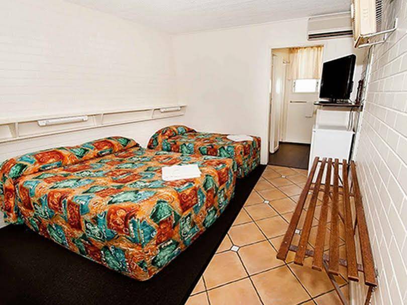 Paradise Motel
