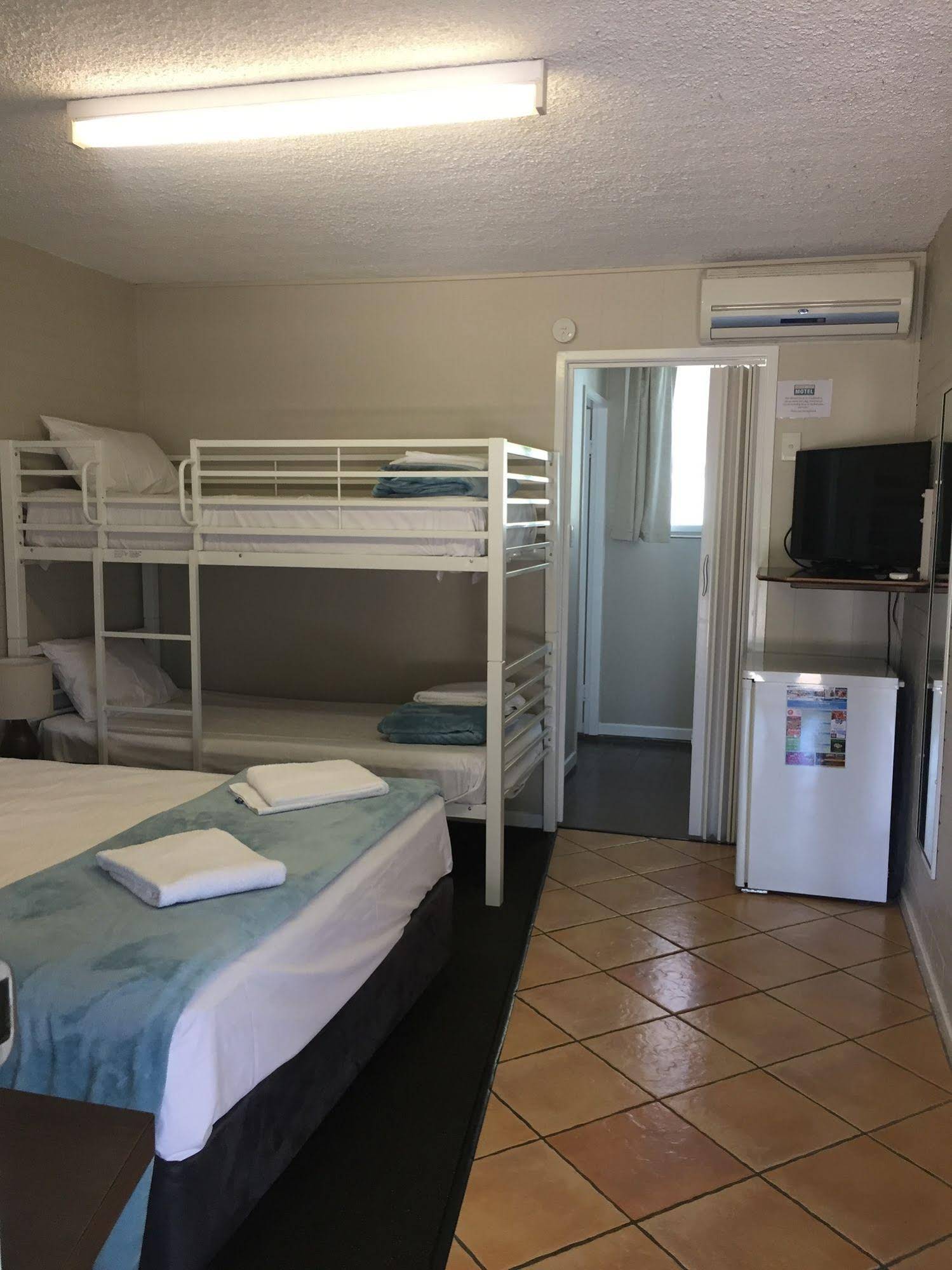 Paradise Motel