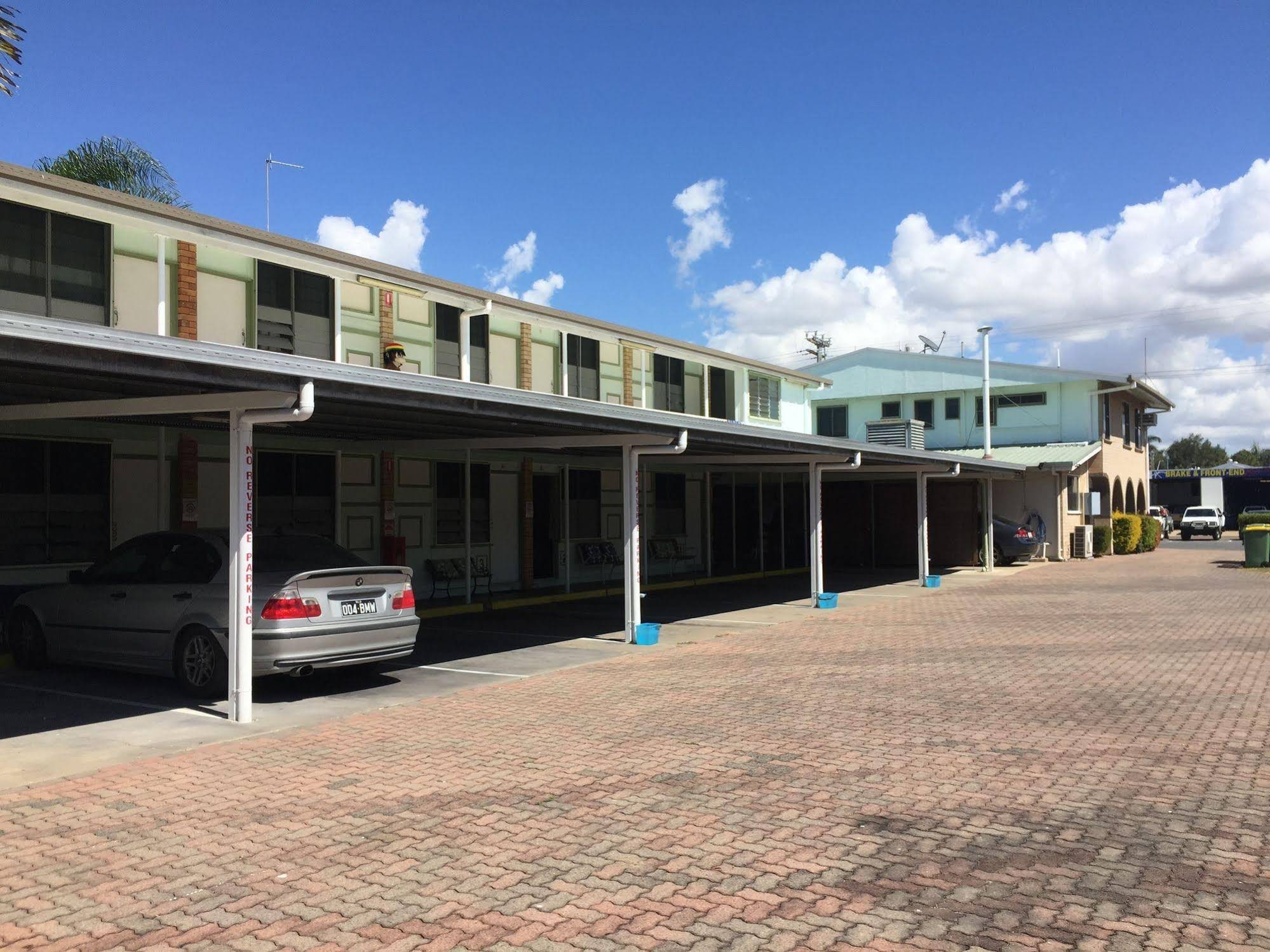 Paradise Motel