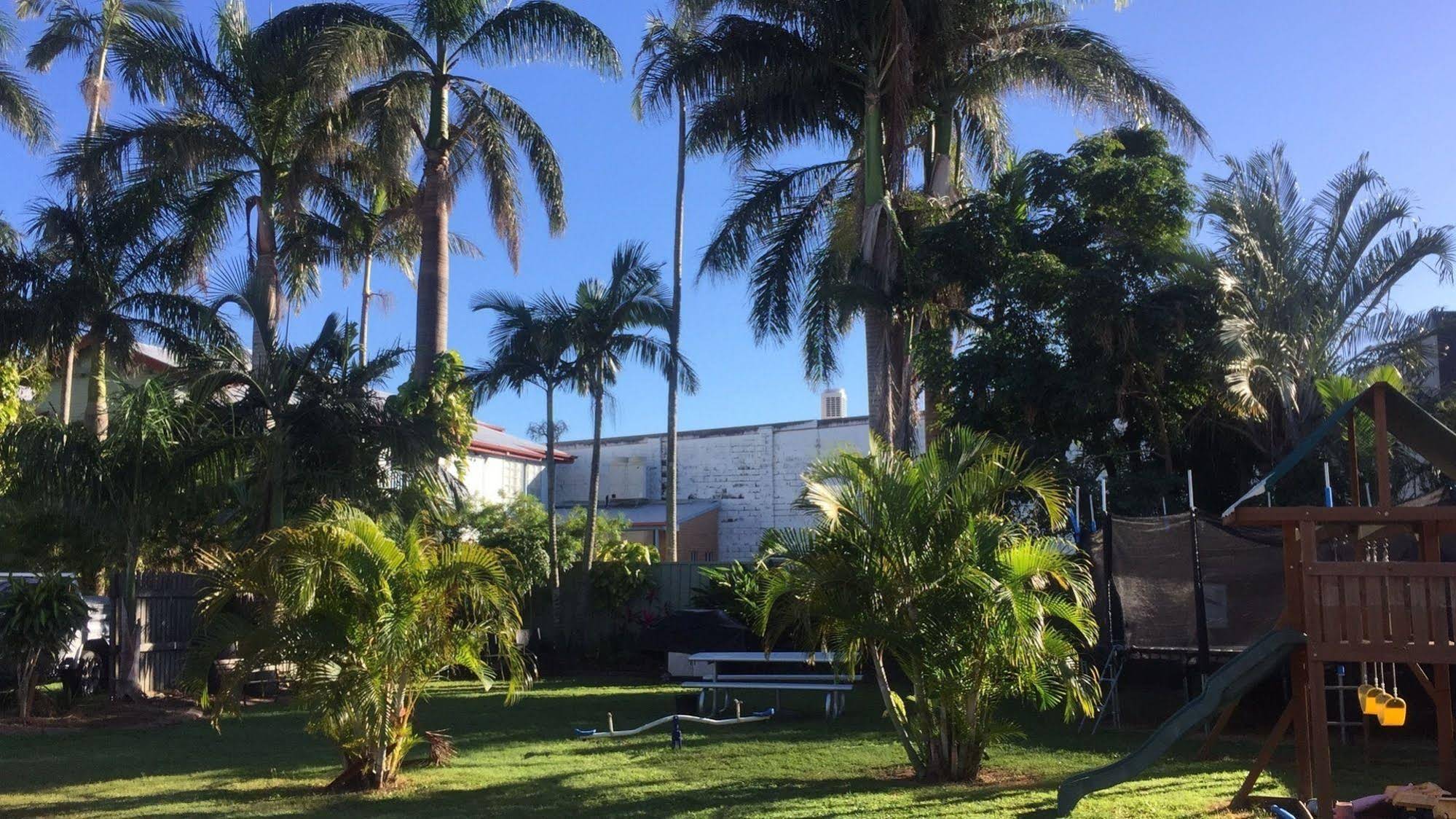 Paradise Motel