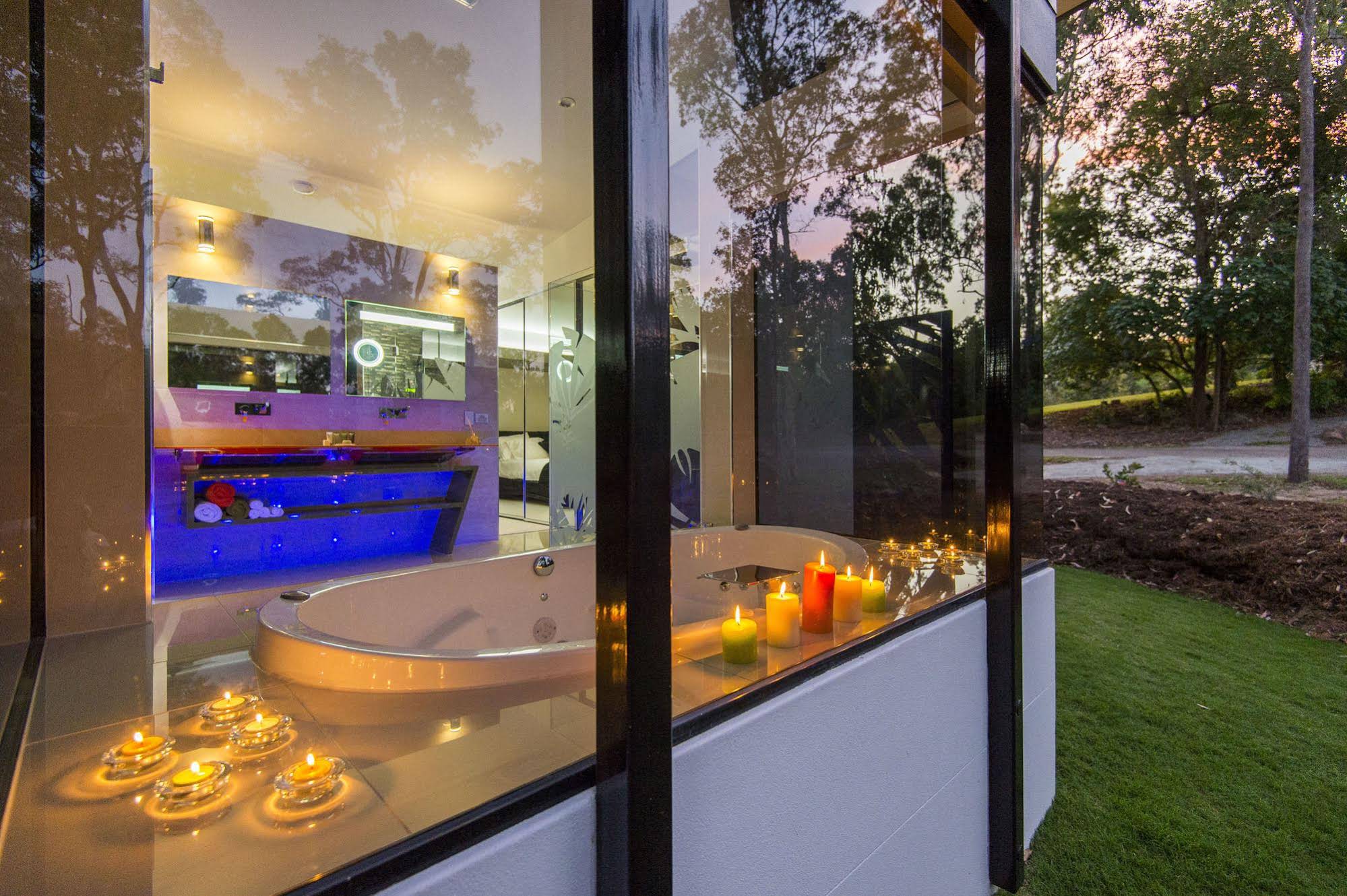 The Feathered Nest - Luxury Wildlife Retreat