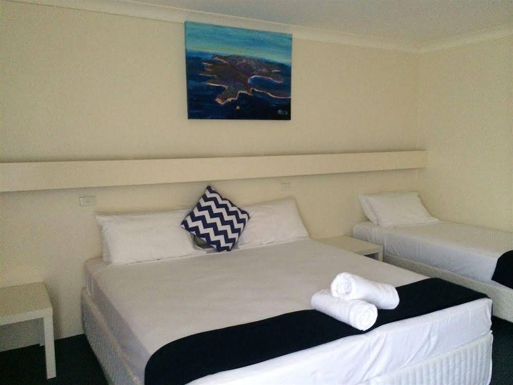 Arcadia Village Motel