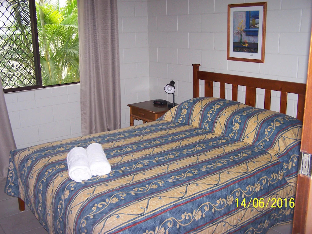 Magnetic Retreat Holiday Units