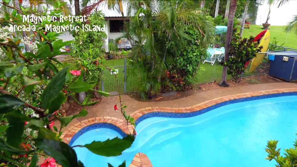 Magnetic Retreat Holiday Units