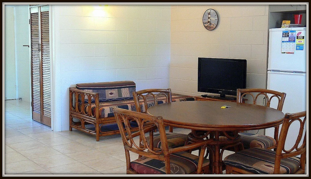 Magnetic Retreat Holiday Units