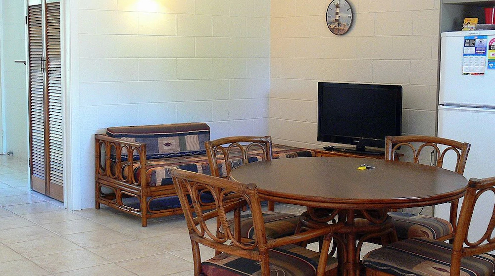 Magnetic Retreat Holiday Units