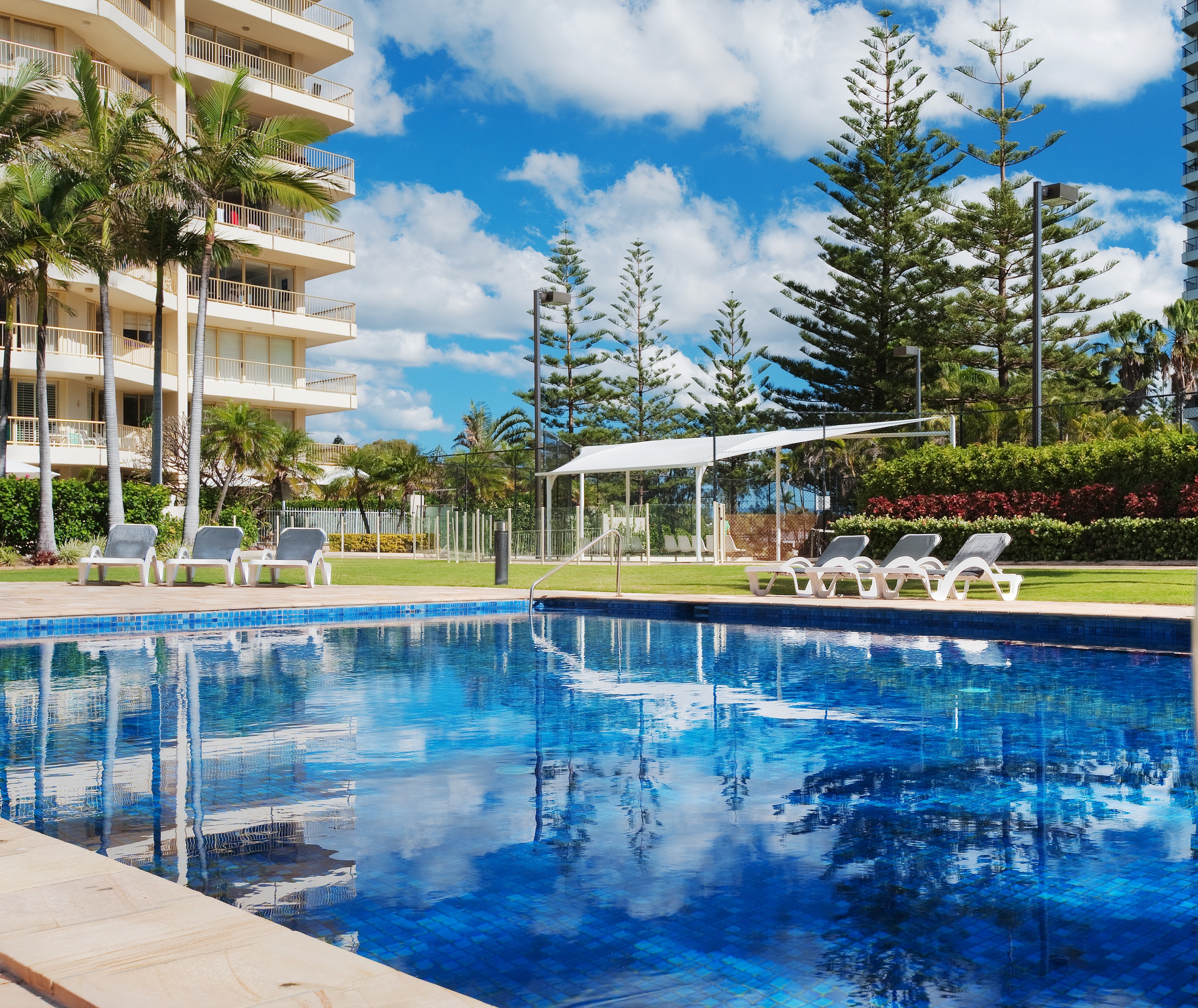 Contessa Condominiums