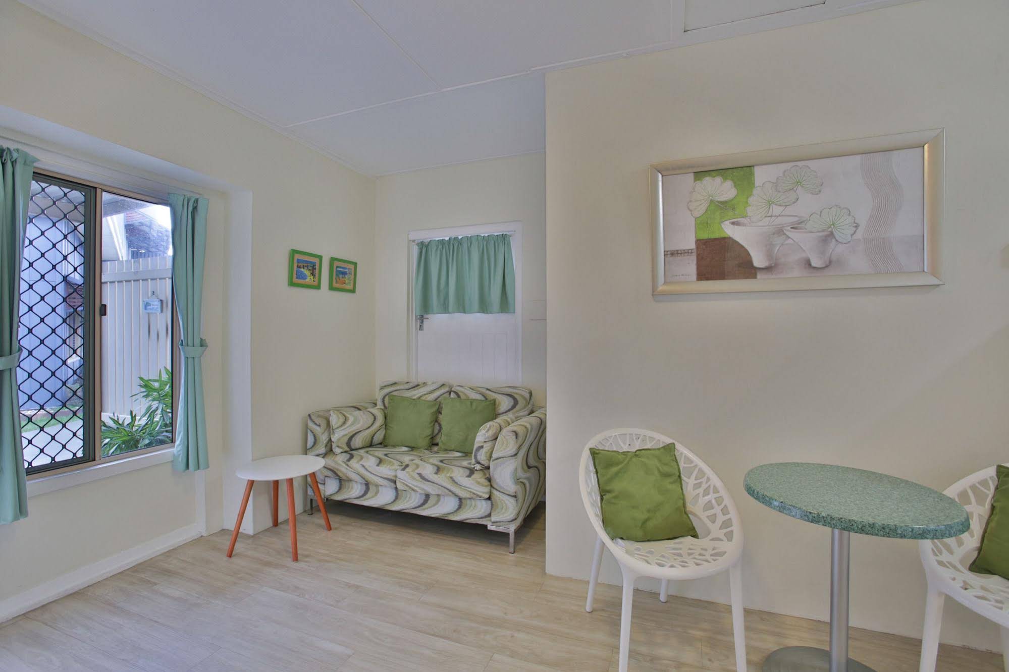 Pale Pacific Holiday Units