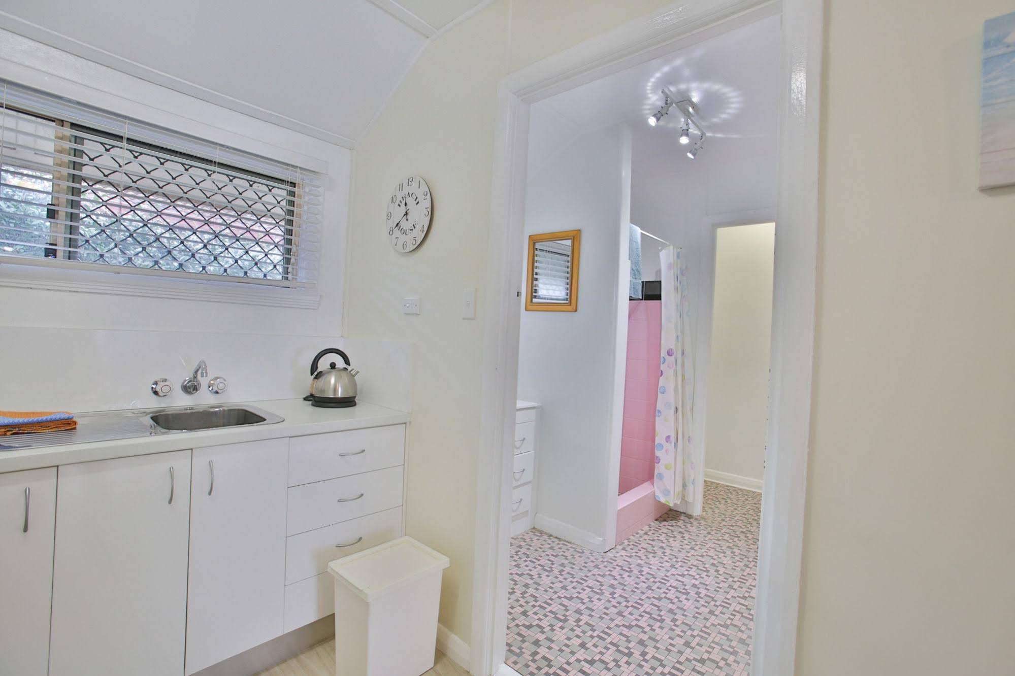 Pale Pacific Holiday Units