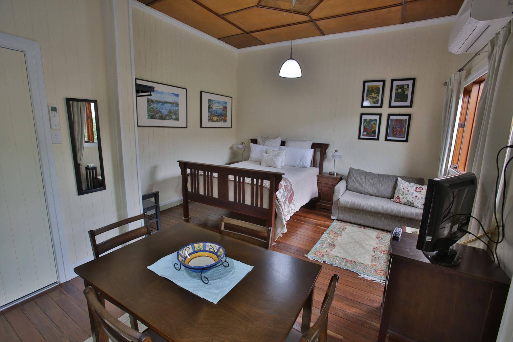 Pale Pacific Holiday Units