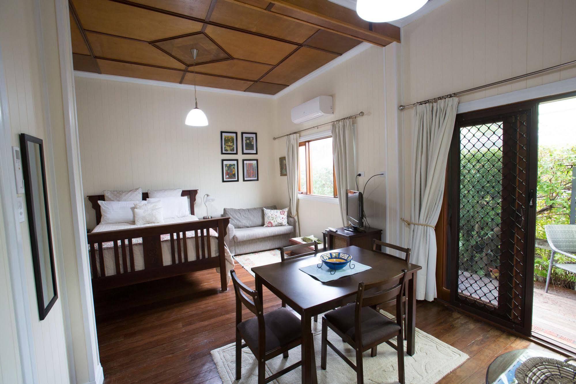 Pale Pacific Holiday Units