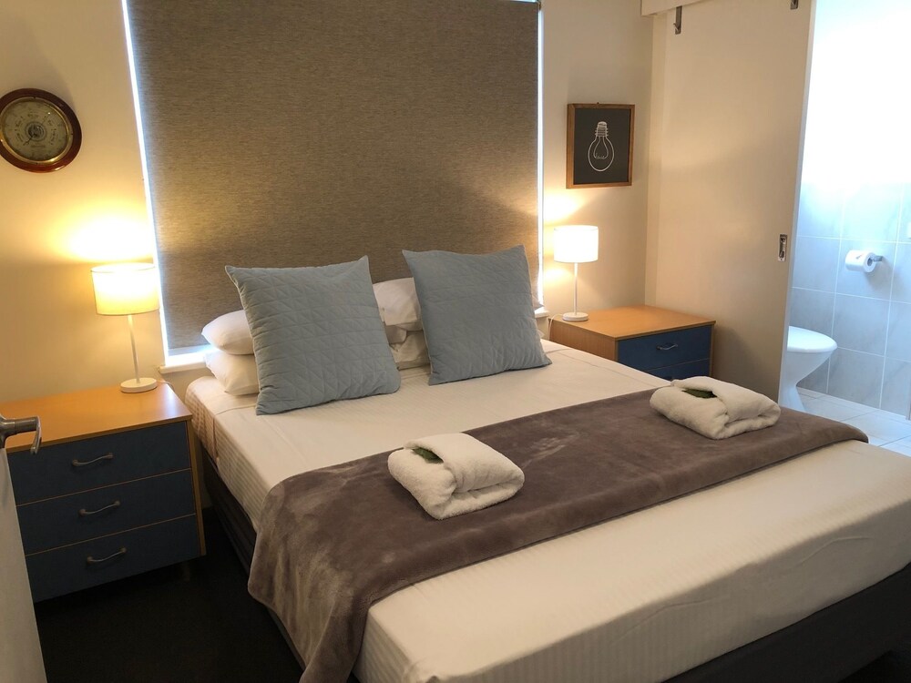 Burlington Holiday Apartments