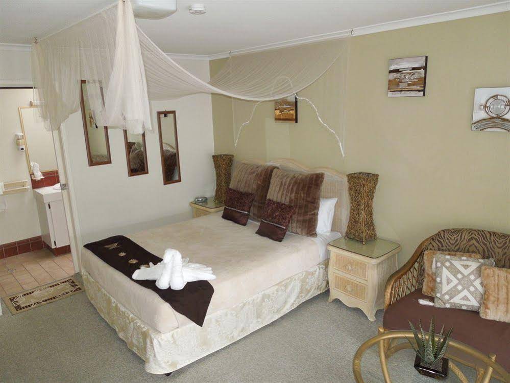 Cotton Tree Beach Motel