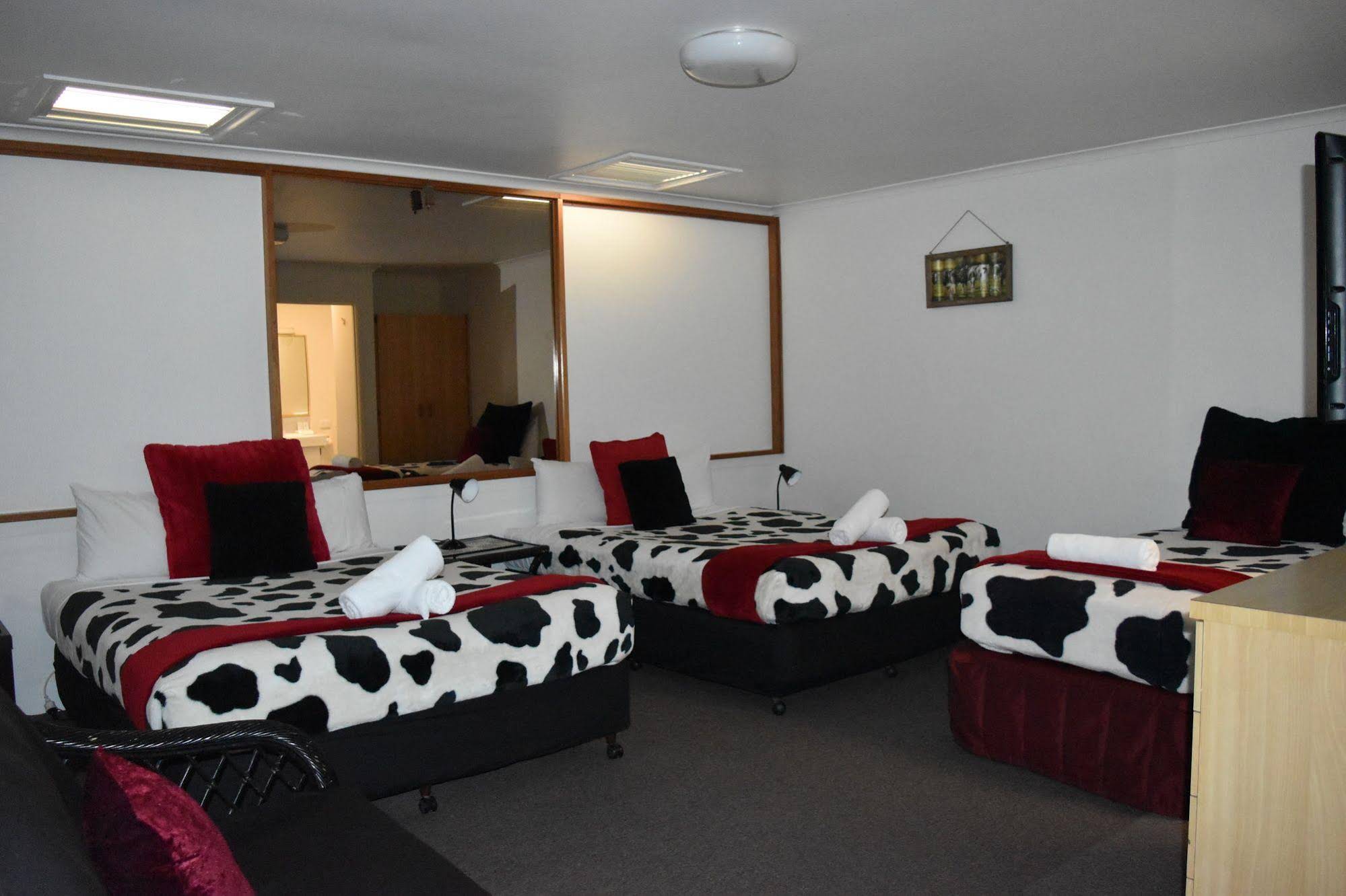 Cotton Tree Beach Motel