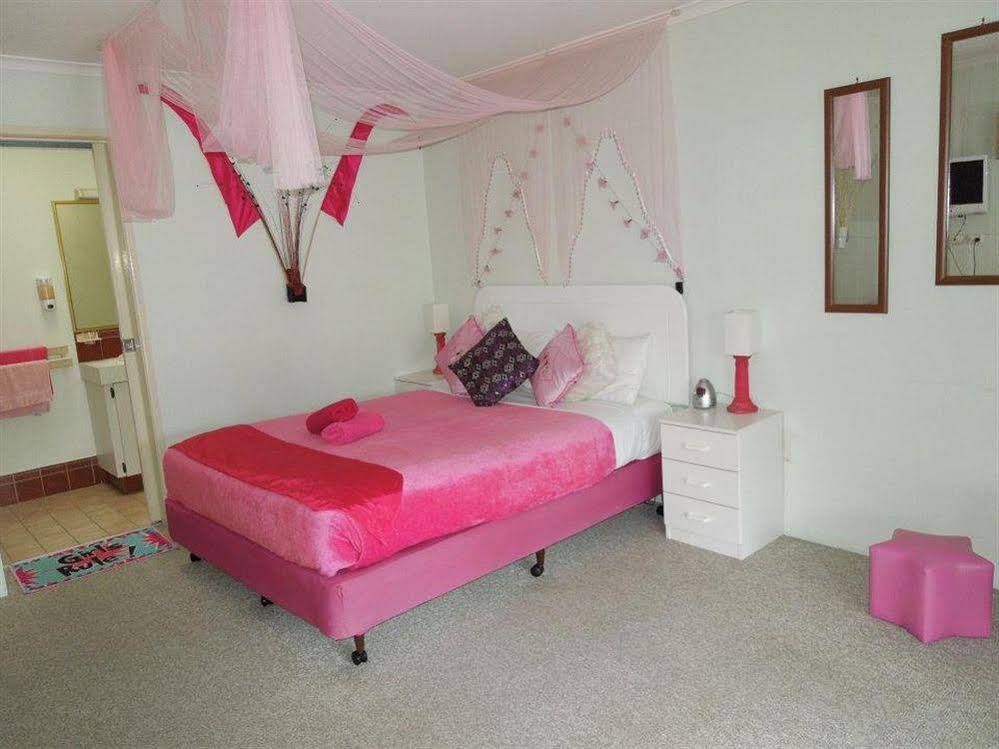 Cotton Tree Beach Motel