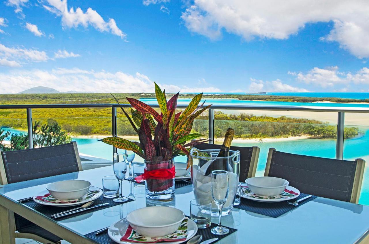 Waves Maroochy River