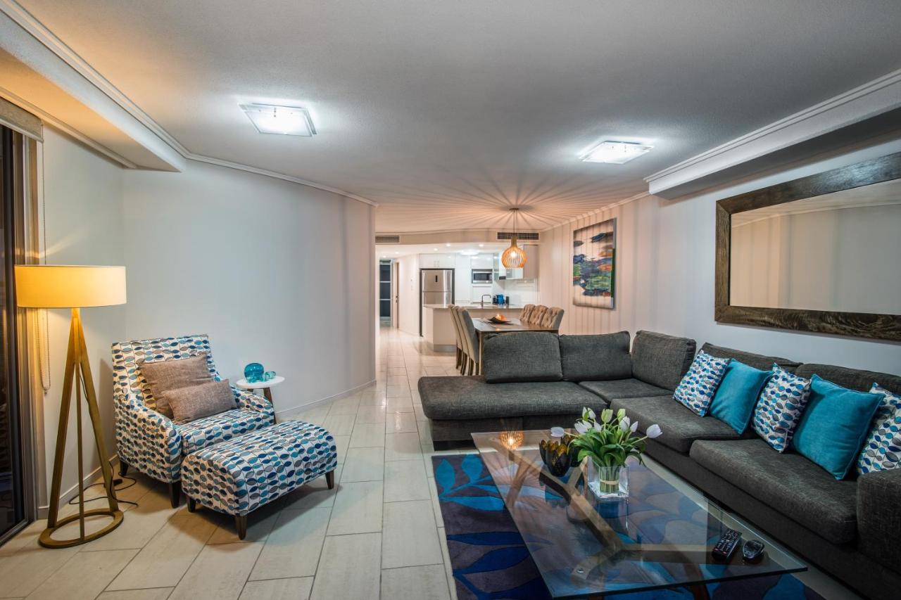 Waves Maroochy River