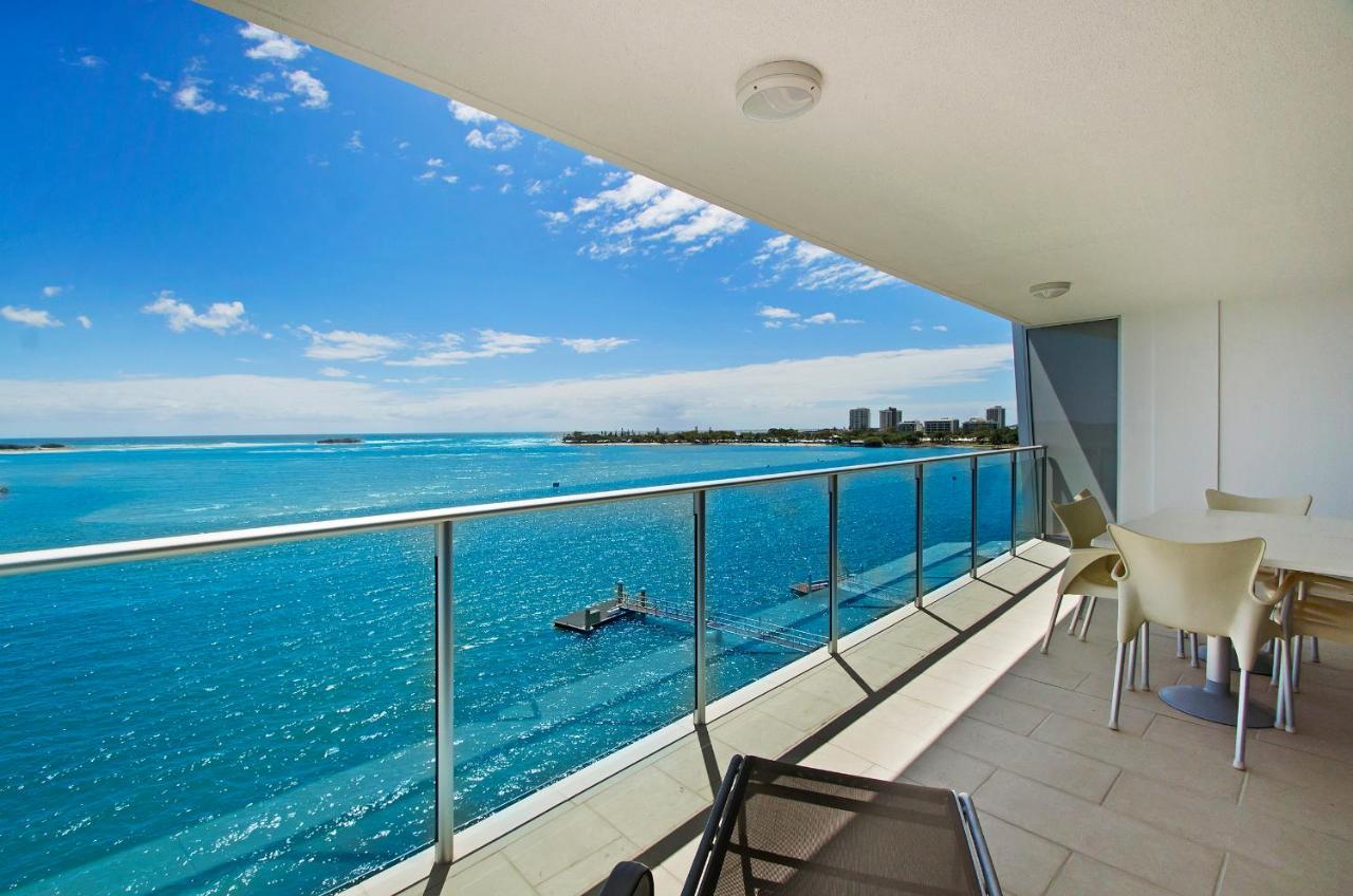 Waves Maroochy River